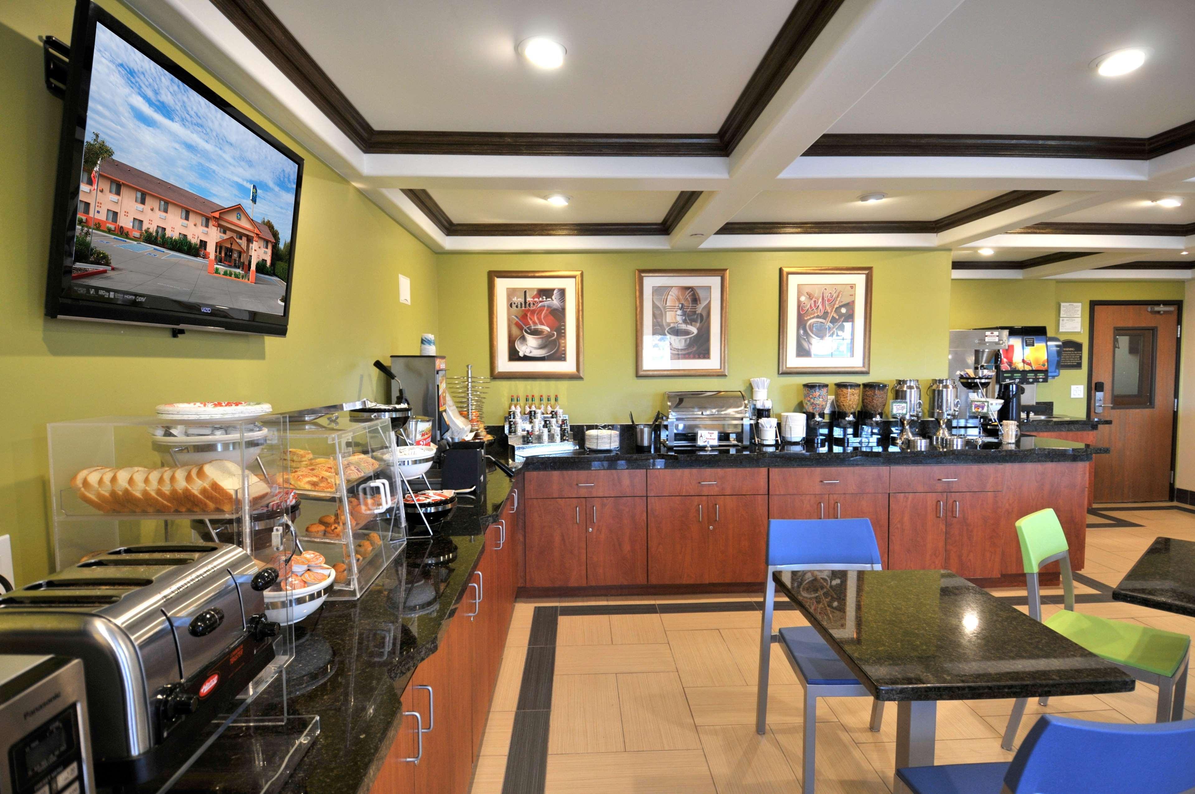 Best Western Antelope Inn & Suites Ред-Блафф Экстерьер фото